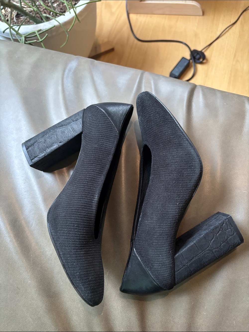 Free People Black Suede Block Heel Pumps 39(8.5)